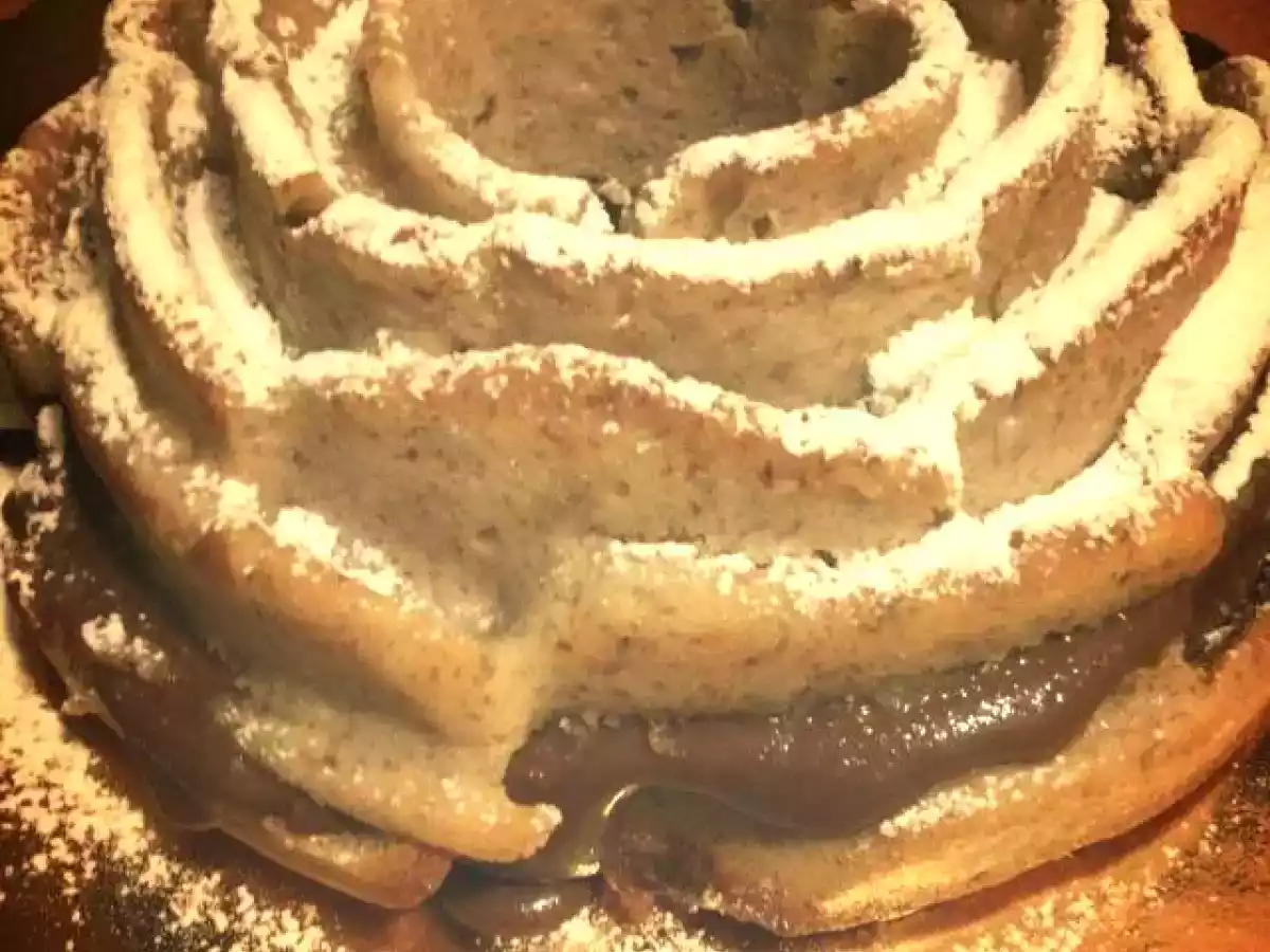 Torta di banane (senza uova e burro) farcita con nutella fatta in casa