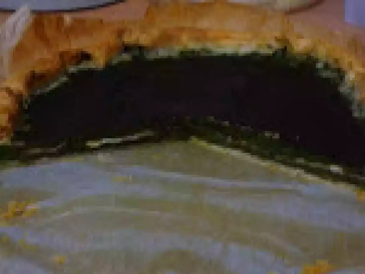 Torta di bietole, prosciutto e formaggio