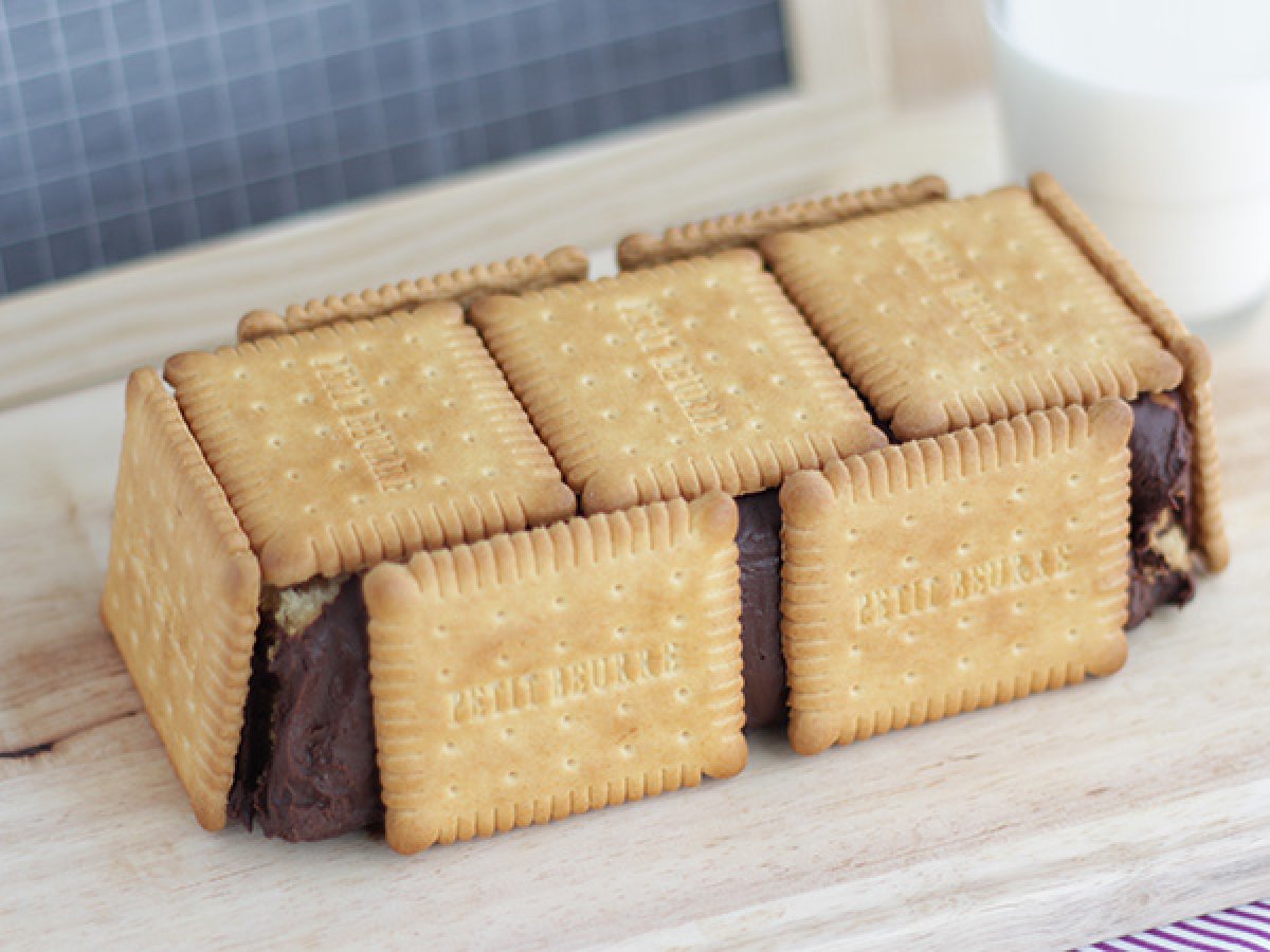 Torta di biscotti e cioccolato