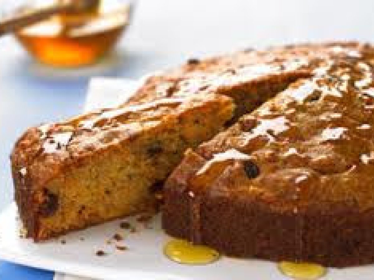 Torta di carote, miele e uvetta