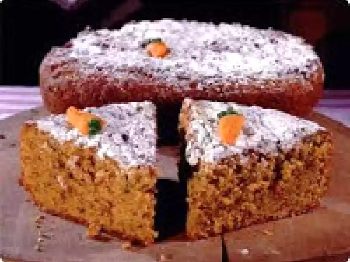 Torta di carote nocciole e mandorle
