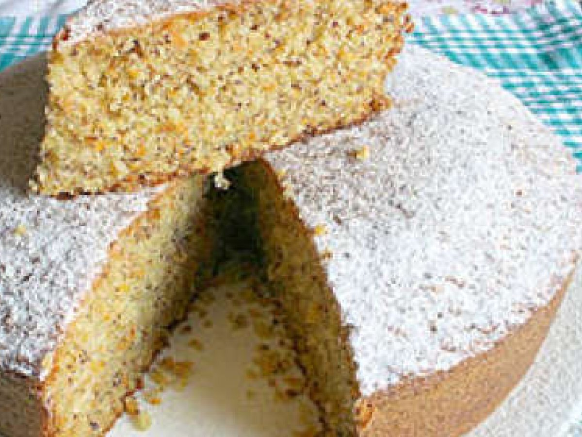 Torta di carote noci e nocciole