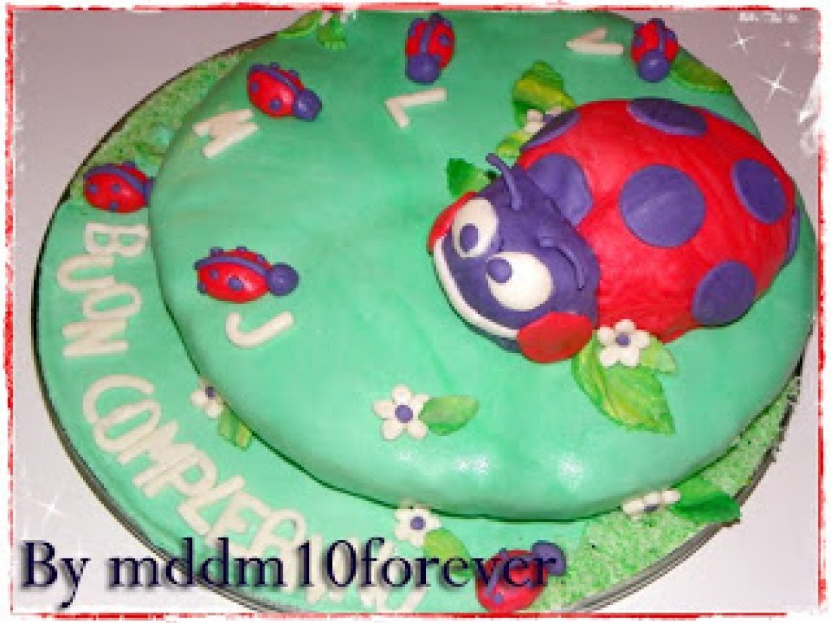 Torta di compleanno a forma di coccinella - foto 4