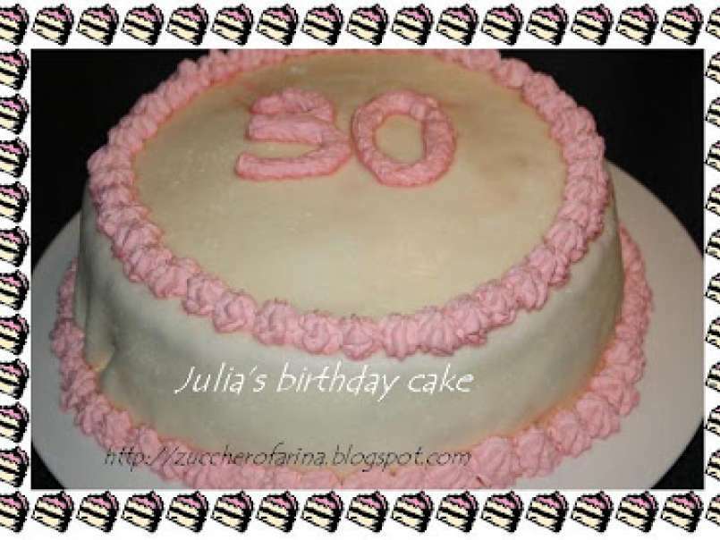 Torta di compleanno ai marshmallow bianchi e panna rosa + vincitore giochino, foto 1