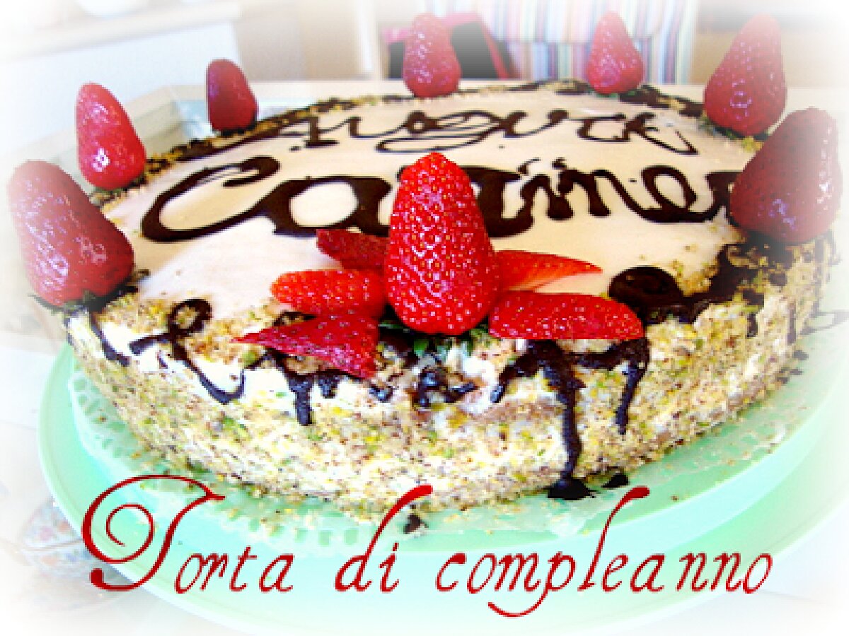 Torta di compleanno farcita alla ricotta