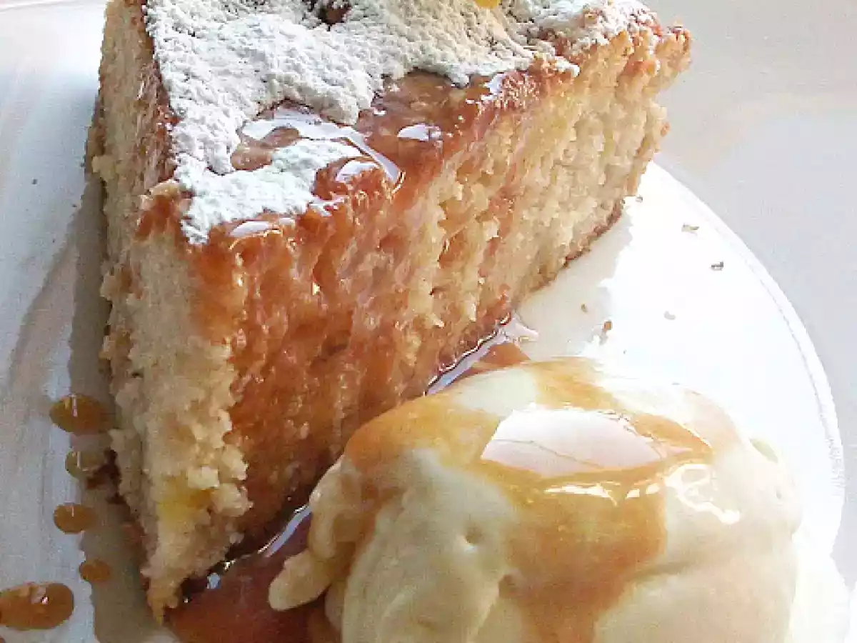 Torta di farina di riso, mele e ricotta