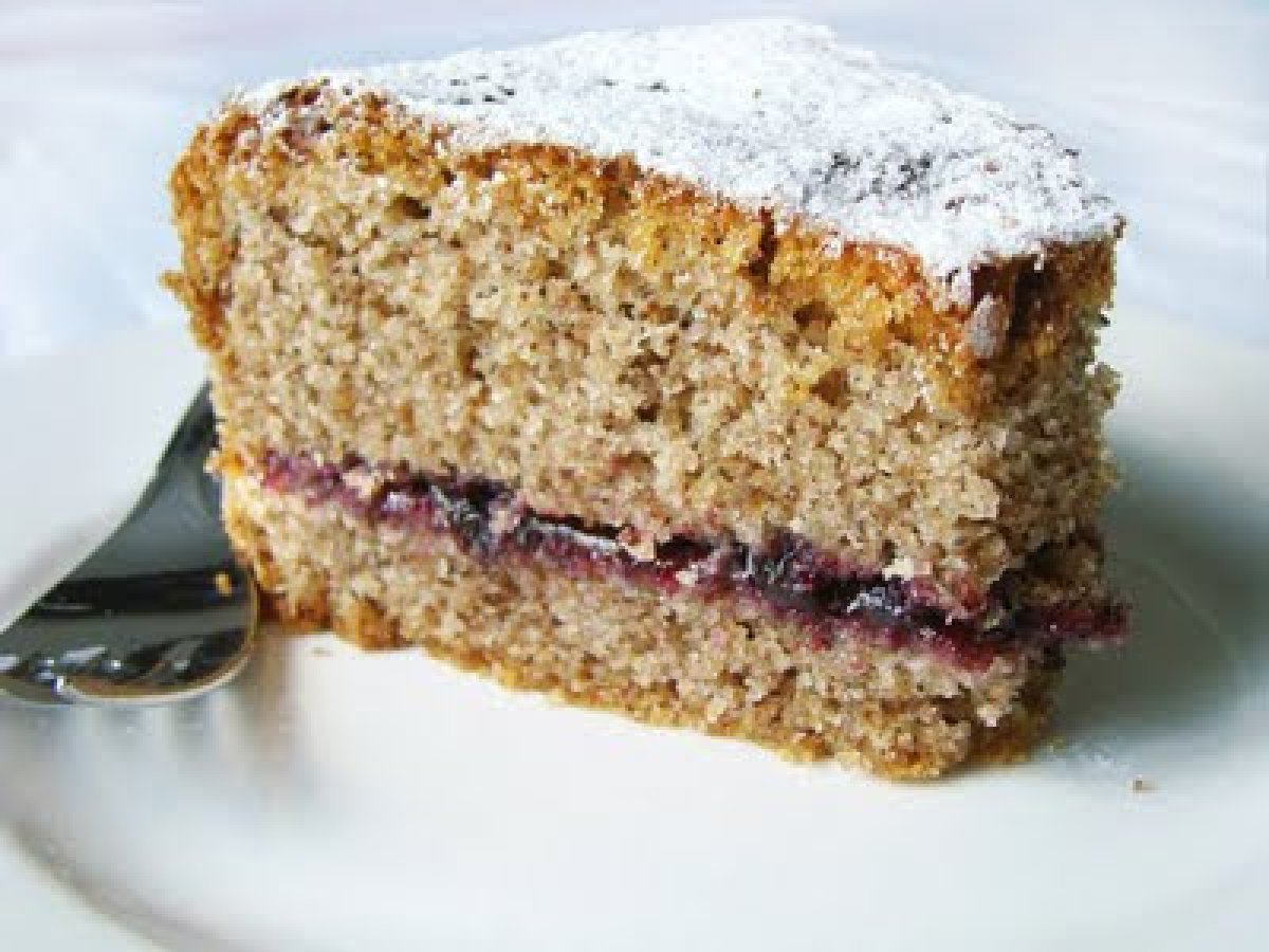 TORTA DI GRANO SARACENO CON MARMELLATA DI MIRTILLI ROSSI