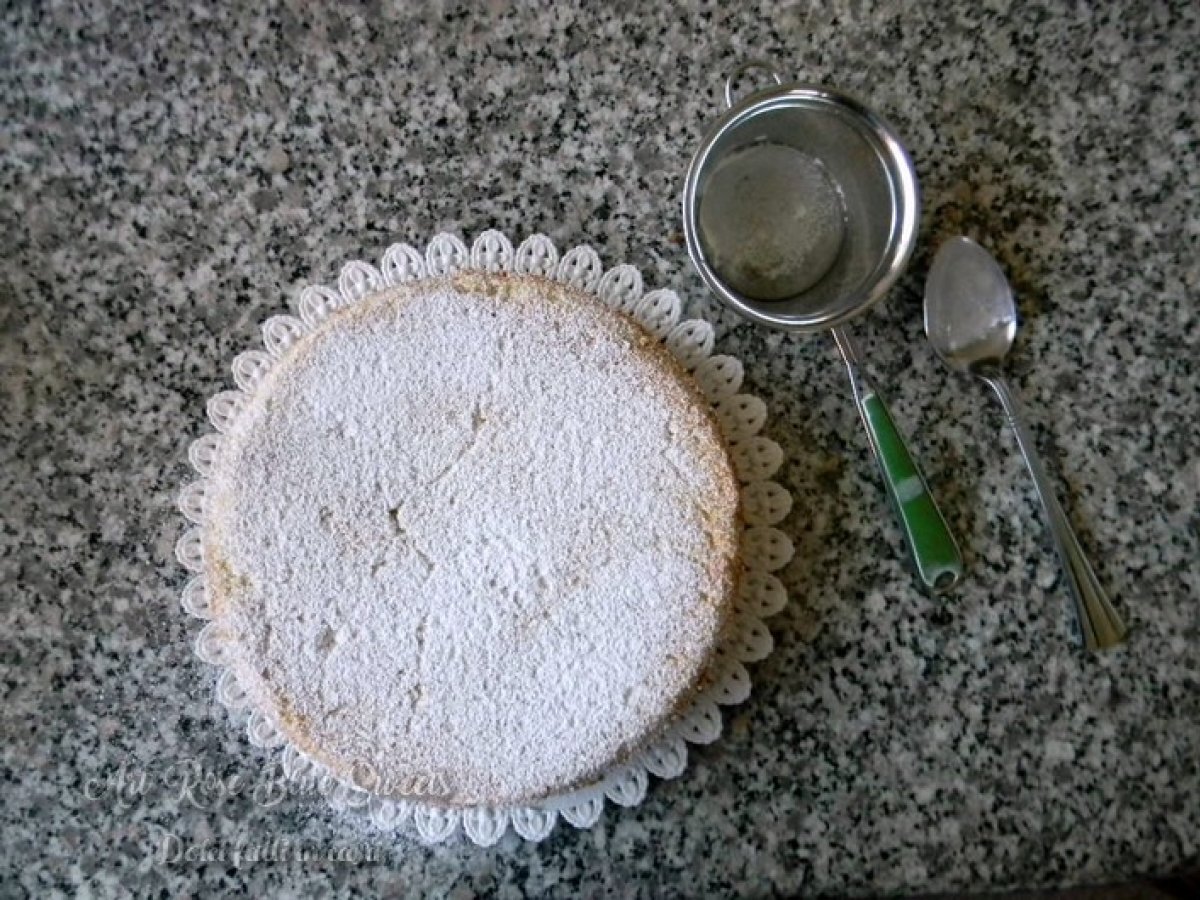 Torta di mandorle sarda