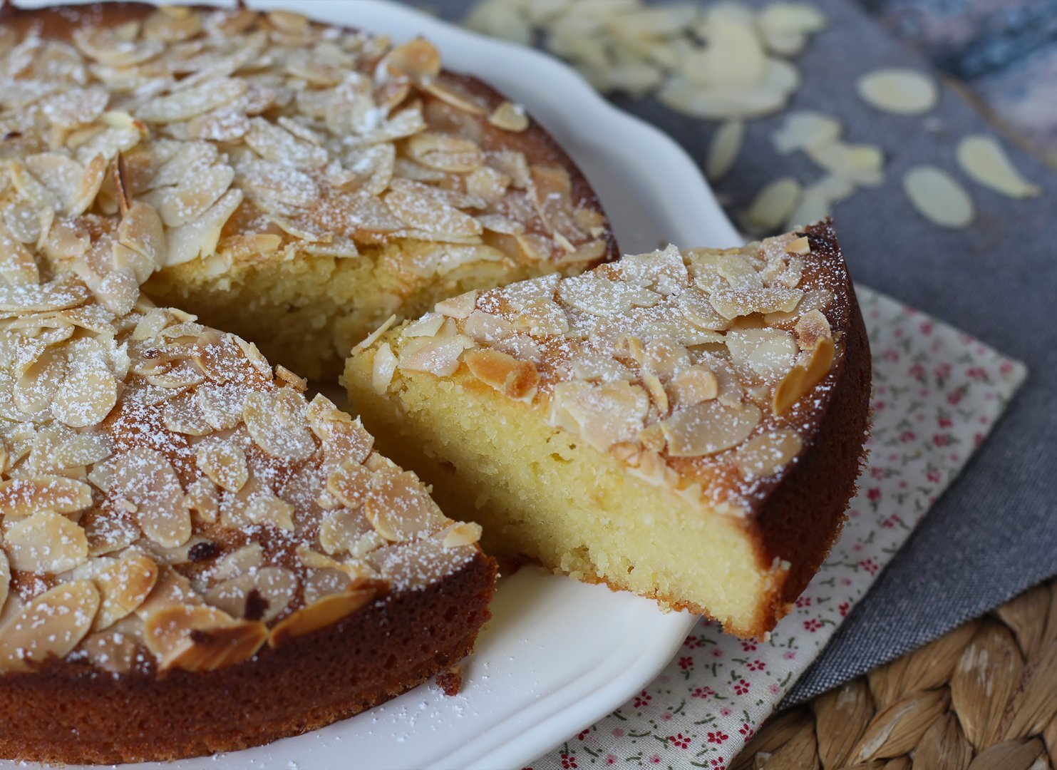 torta con farina di mandorle senza glutine
