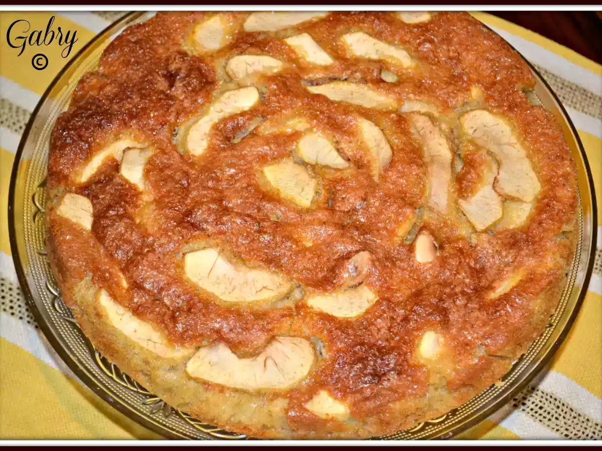 TORTA DI MELE AL PROFUMO DI CANNELLA CON MANDORLE TOSTATE - foto 3