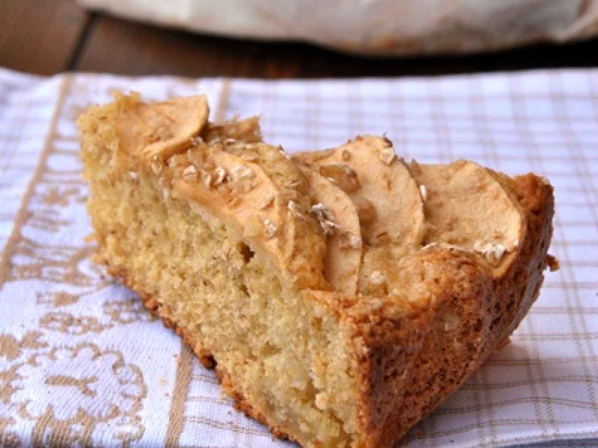 Torta di mele con farina di avena, di farro e di riso