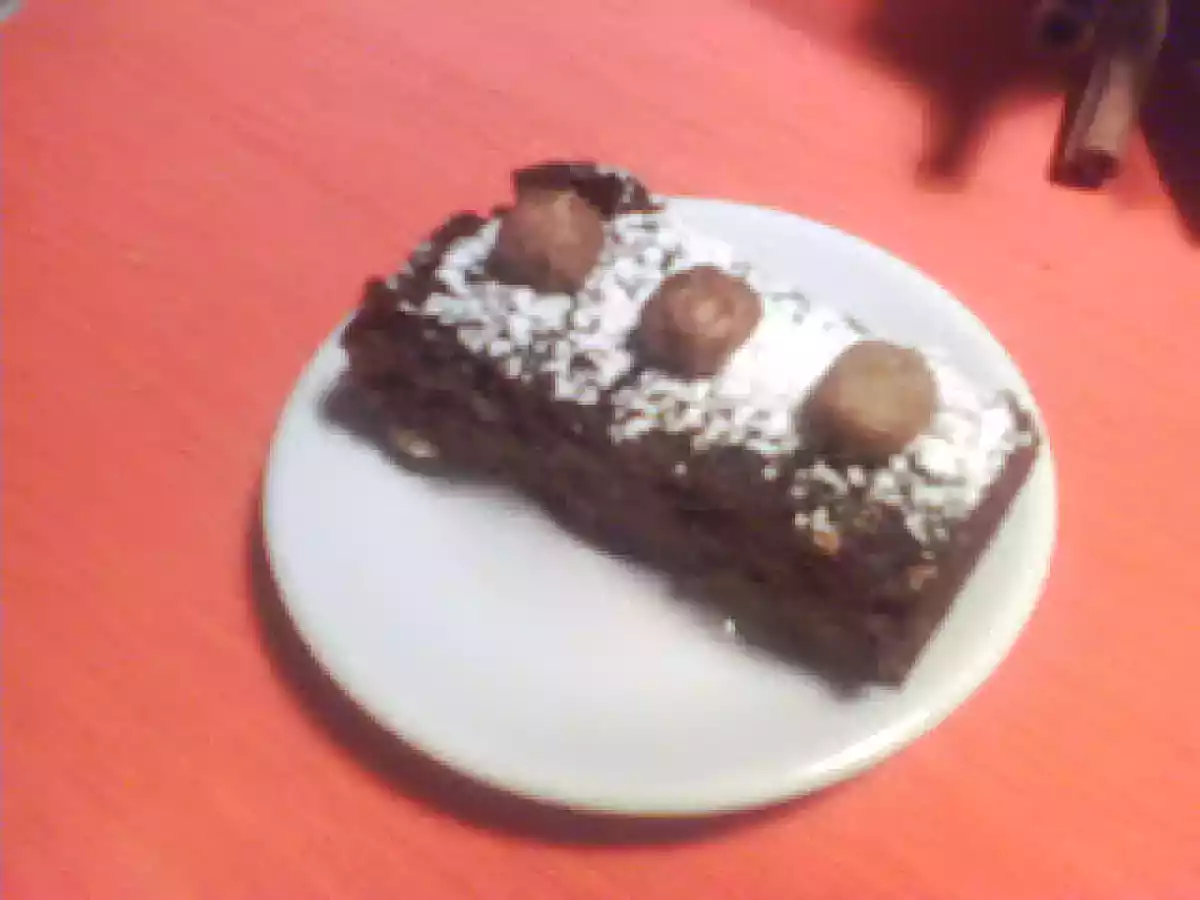 TORTA DI PANE AL CIOCCOLATO E NOCCIOLE