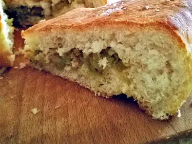 Torta di pane con salsiccia e porri