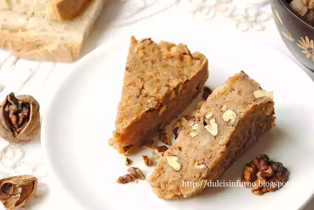 Torta di pane e noci