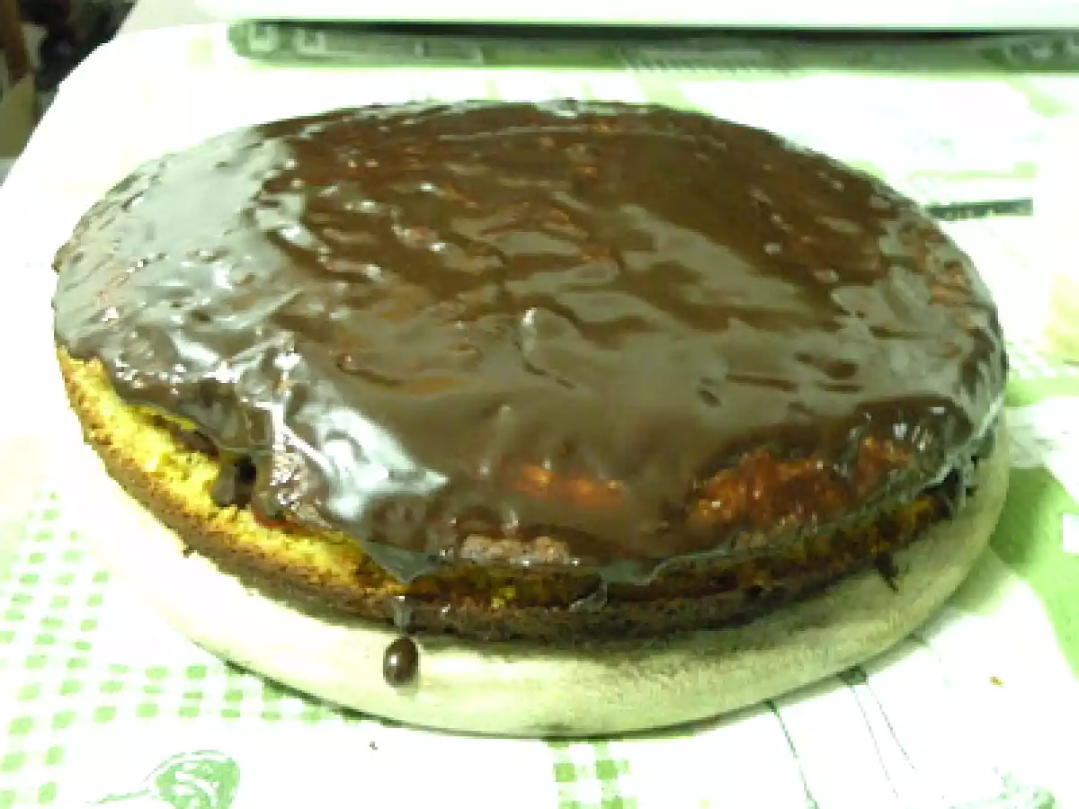 Torta di polenta socchievina con marmellata di ribes e glassa di cioccolato - foto 2