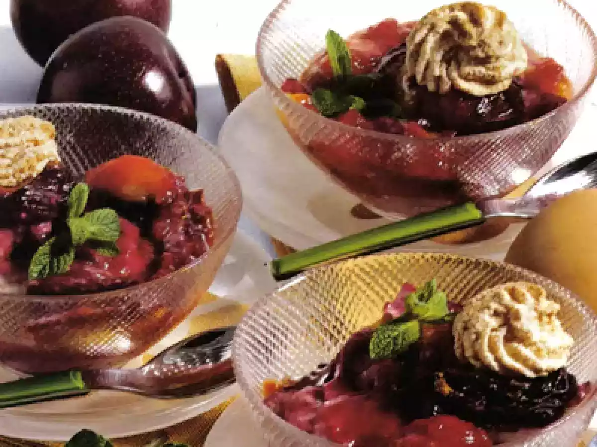 Torta di prugne e albumi a neve.