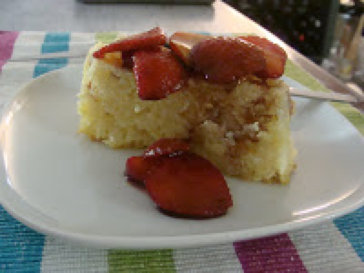 TORTA DI RISO CON FRAGOLE AL BALSAMICO