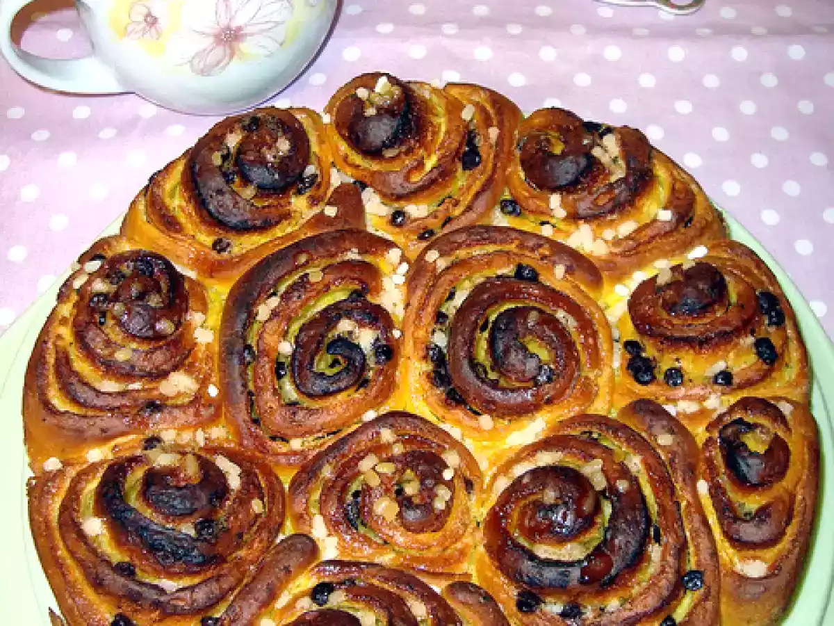 Torta di rose con gocce di cioccolato