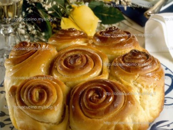 Torta di rose della nonna - semplice e buonissima