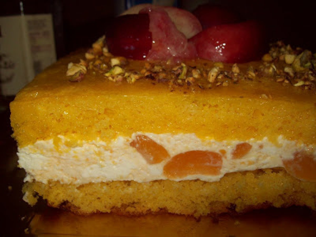 TORTA FARCITA CON YOGURT E PESCHE