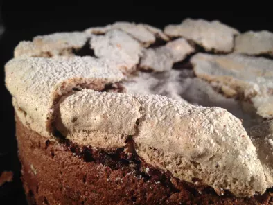 Torta fondente al cioccolato e meringa alla nocciola - foto 2