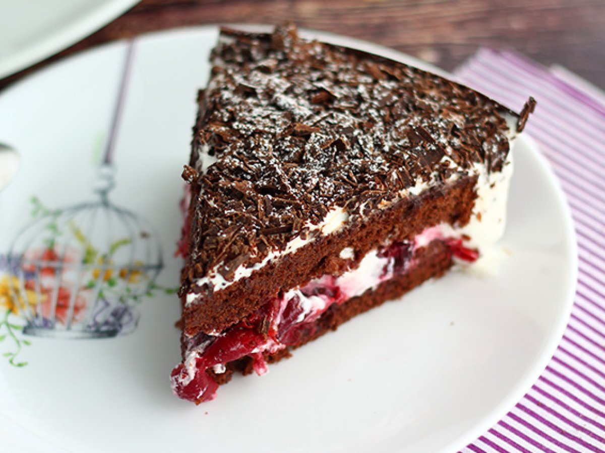 Torta foresta nera, la ricetta passo a passo per prepararla a casa - foto 6