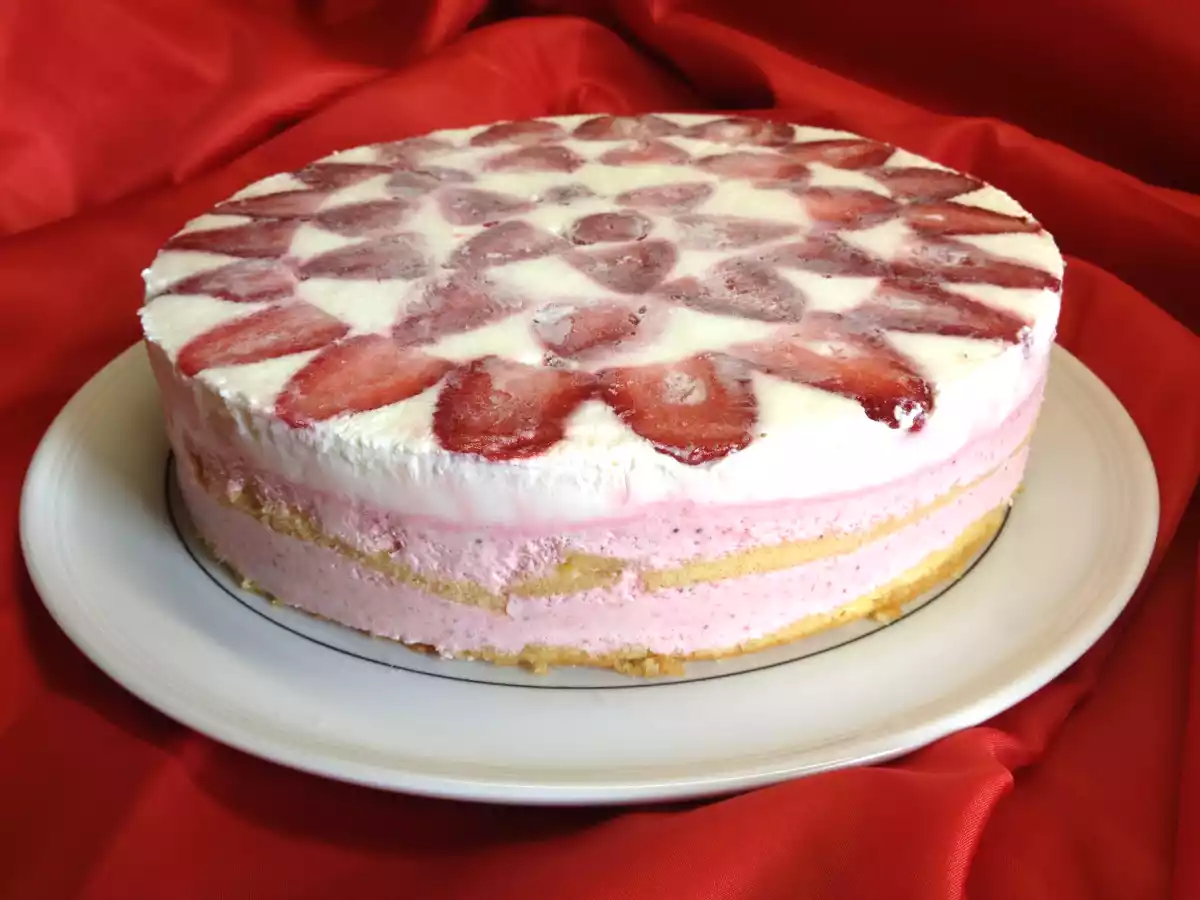 Torta giardino di fragole di Luca Montersino - foto 3