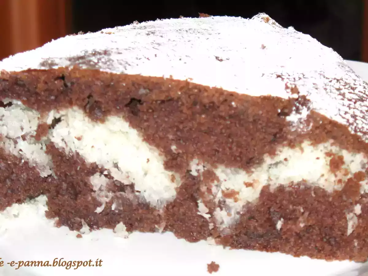 Torta la cioccolato con ripieno al cocco
