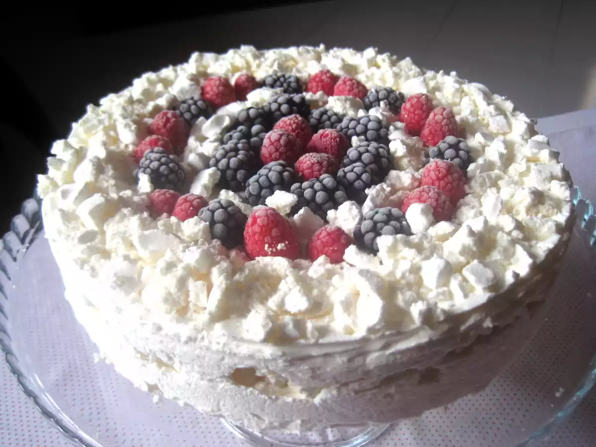 Torta Meringata alle more e lamponi - foto 3