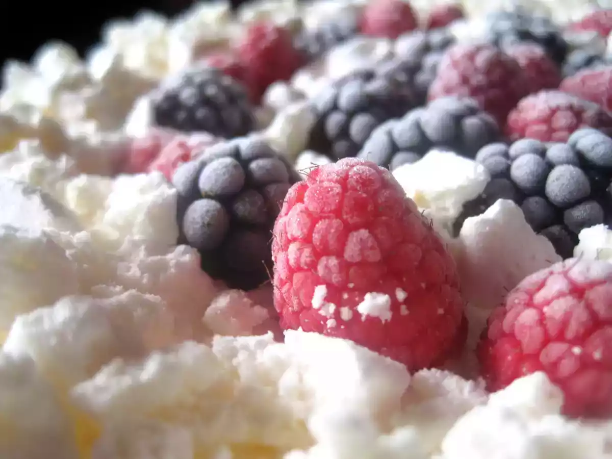 Torta Meringata alle more e lamponi - foto 4