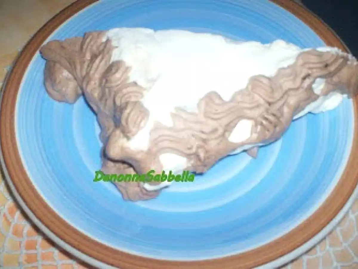 Torta millefoglie con crema chantilly e crema leggera al cioccolato...la torta di Alex!! - foto 5