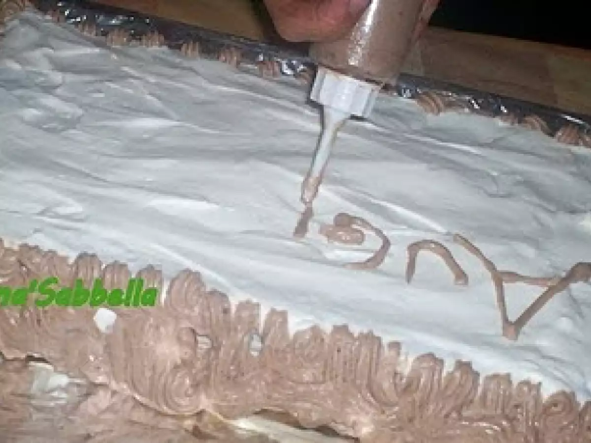 Torta millefoglie con crema chantilly e crema leggera al cioccolato...la torta di Alex!! - foto 8
