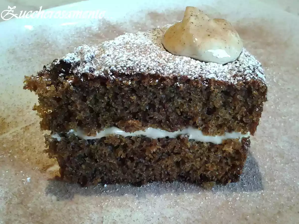 Torta morbida al caffè con salsa moka