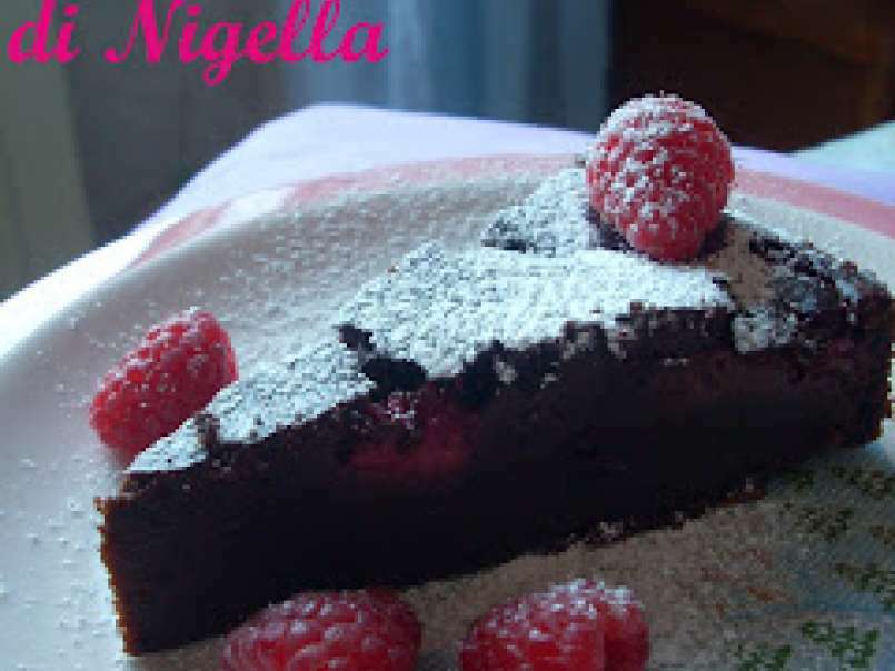 Torta morbida al cioccolato e lamponi di Nigella, foto 1