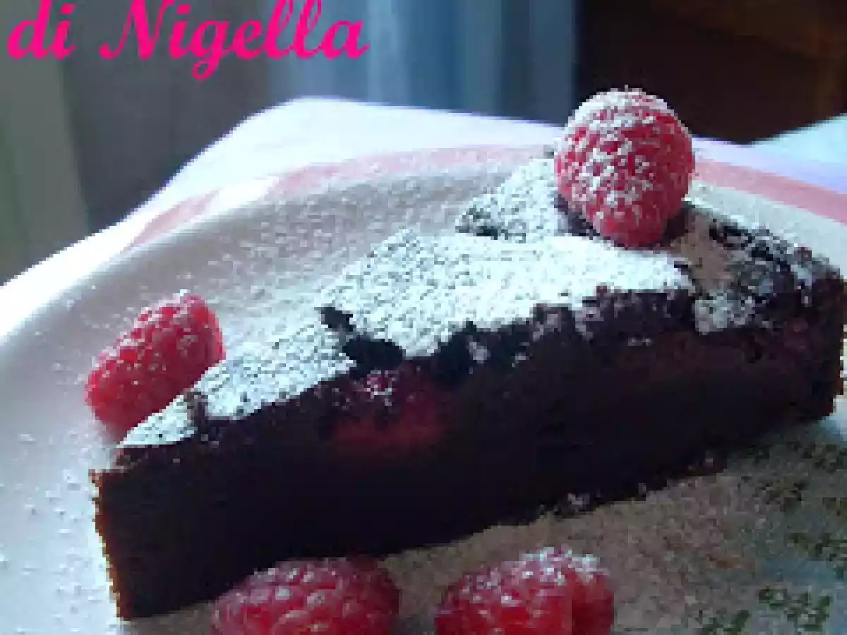Torta morbida al cioccolato e lamponi di Nigella