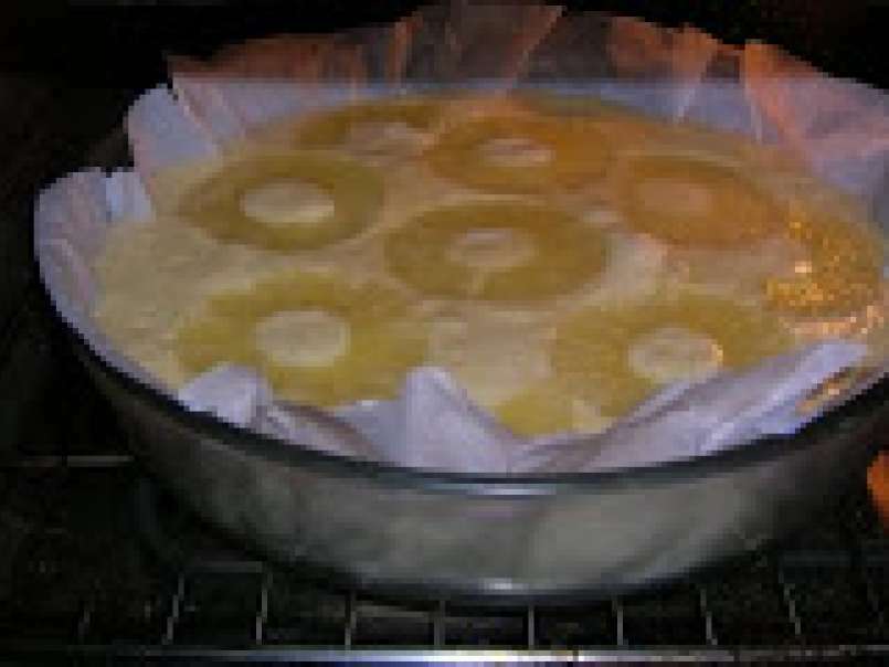 Torta morbida ananas e uvetta