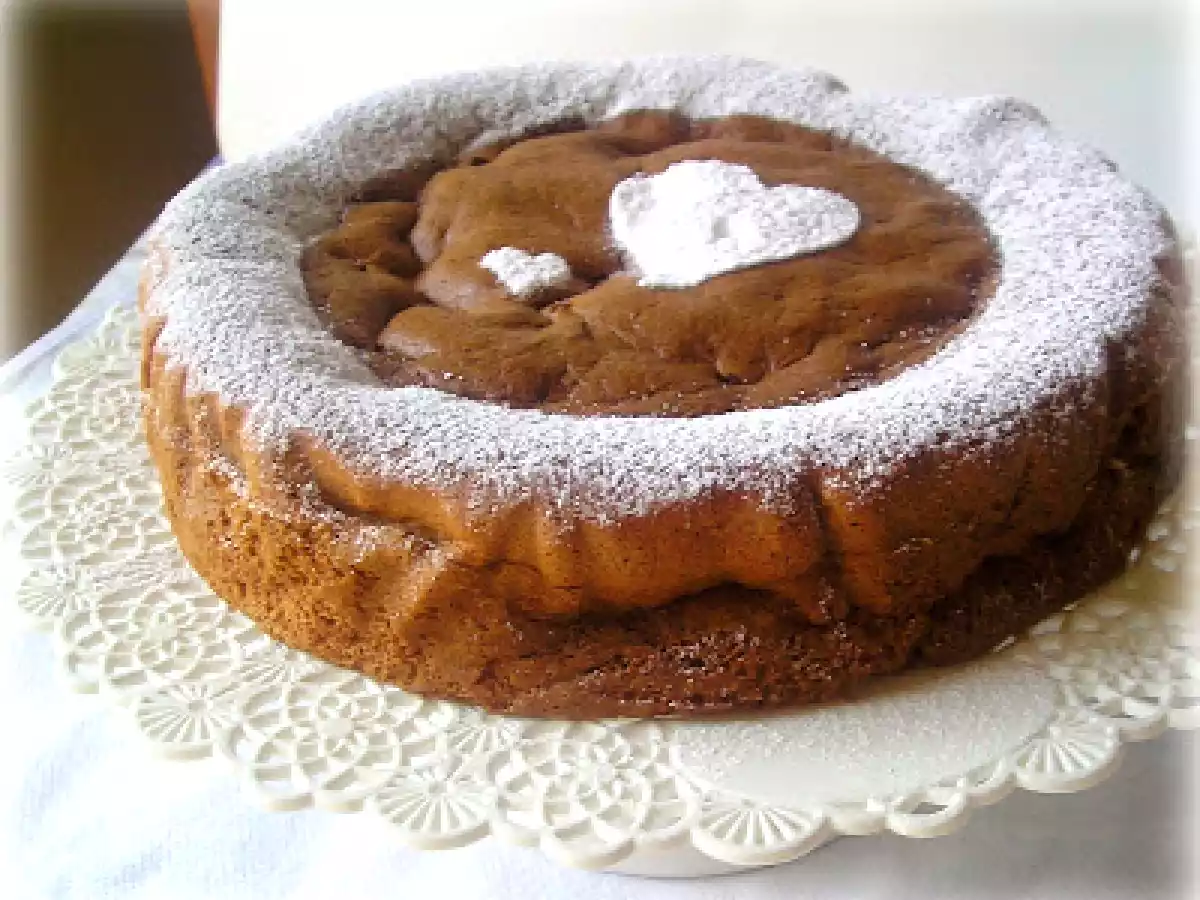 Torta morbida di albumi al cioccolato