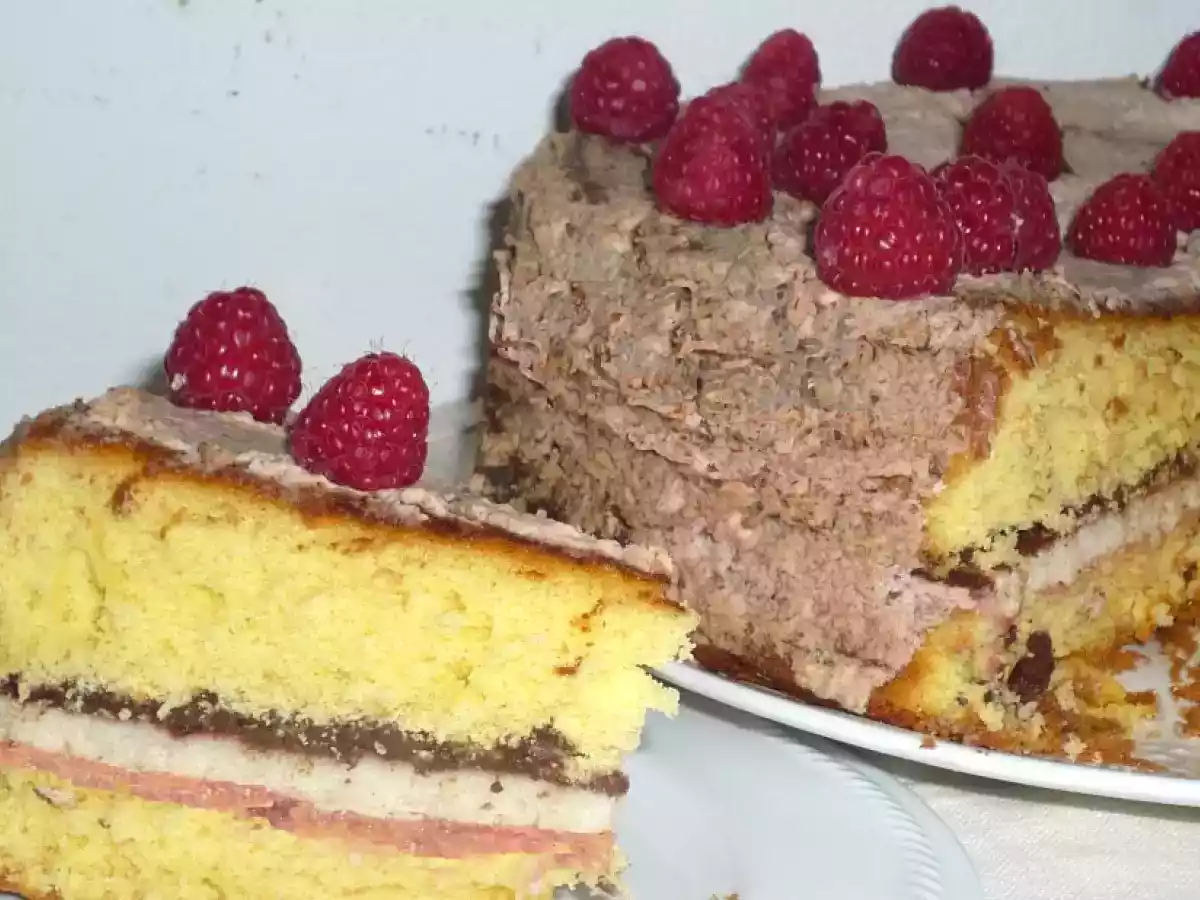Torta multistrato fragola e cioccolato