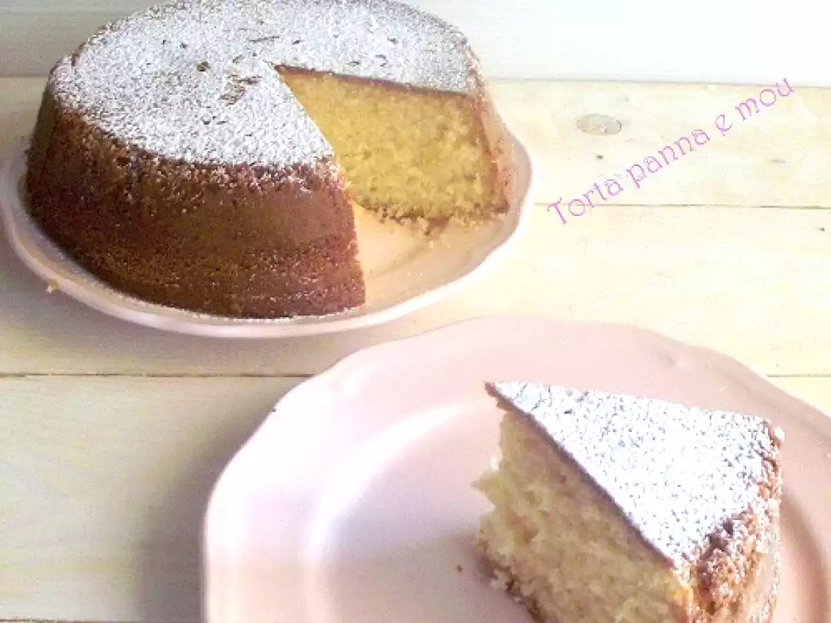Torta panna e caramelle mou