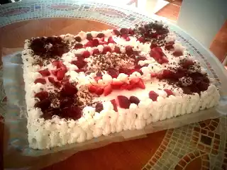 Torta panna e fragole