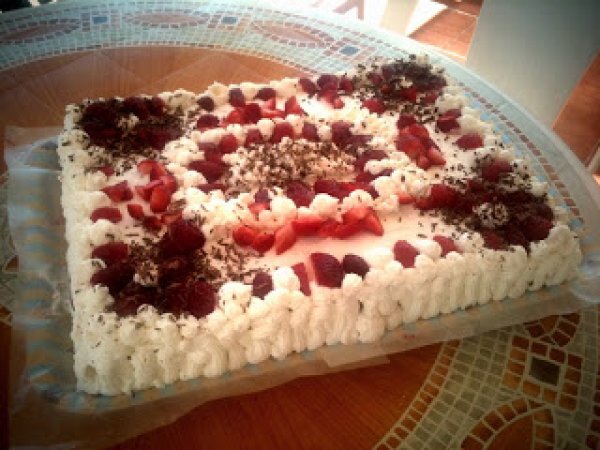 Torta panna e fragole