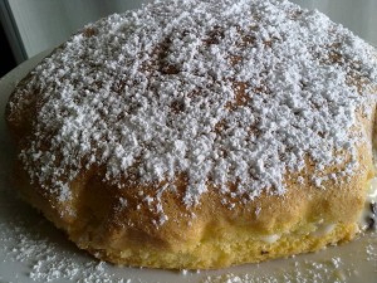 Torta paradiso senza burro con crema di latte, fragole e cioccolato - foto 2