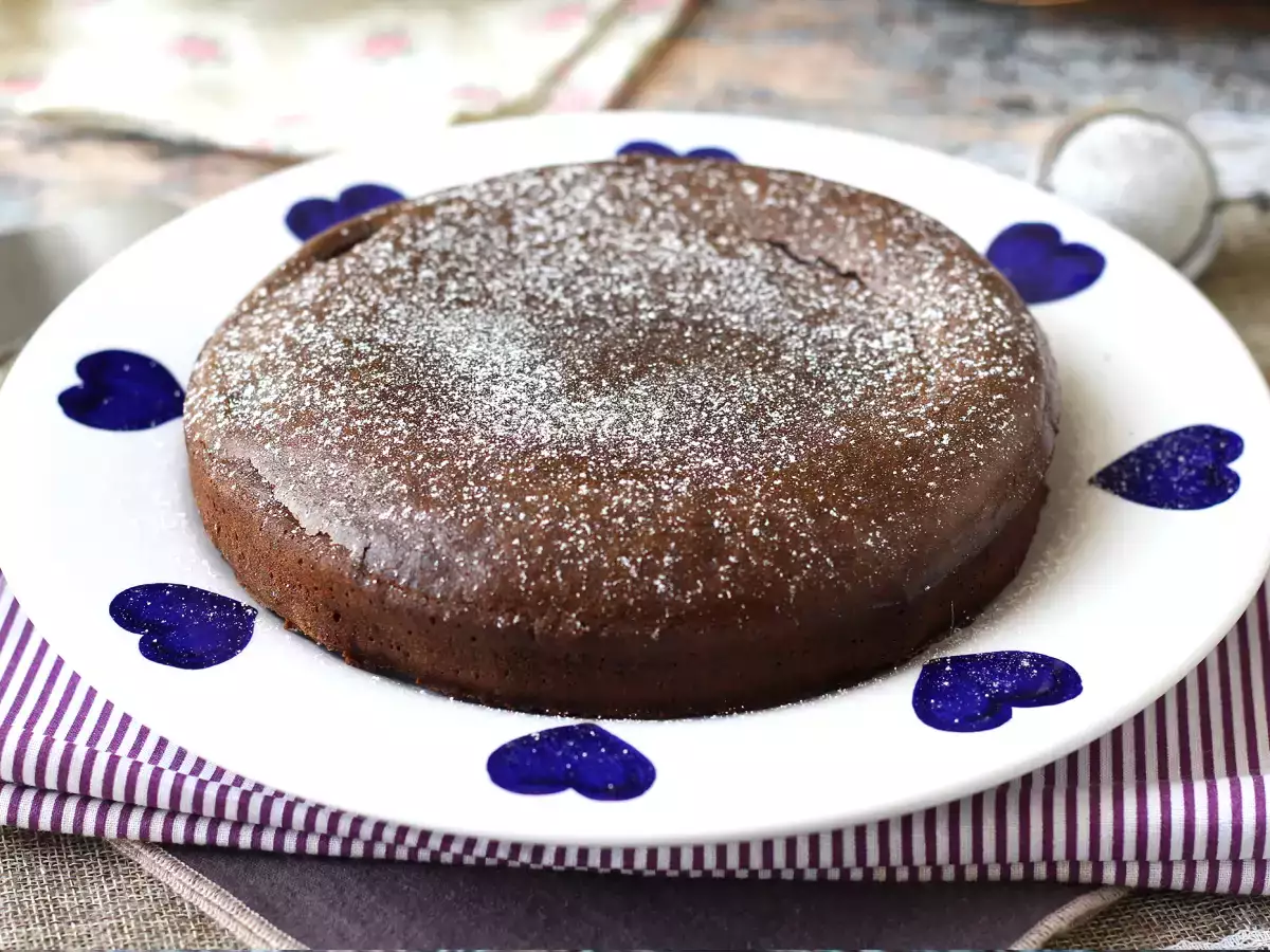 Torta proteica al cioccolato fondente: la ricetta facile da preparare - foto 3
