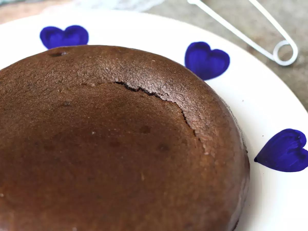 Torta proteica al cioccolato fondente: la ricetta facile da preparare - foto 8