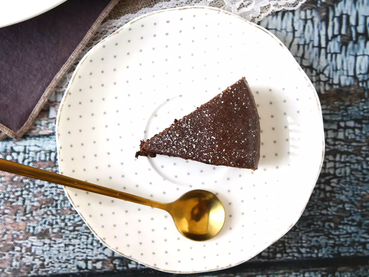 Torta proteica al cioccolato fondente: la ricetta facile da preparare - foto 10