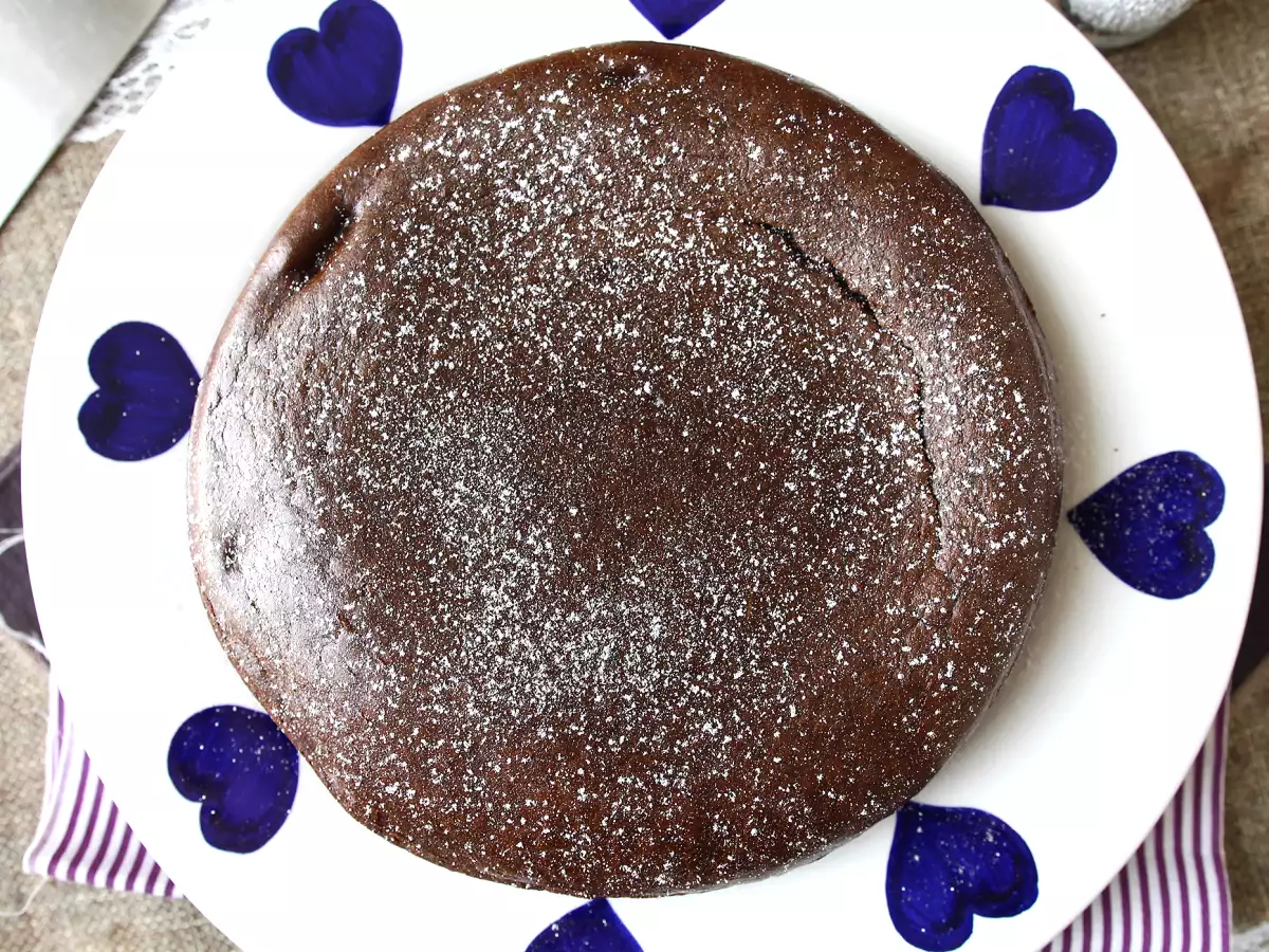 Torta proteica al cioccolato fondente: la ricetta facile da preparare - foto 11