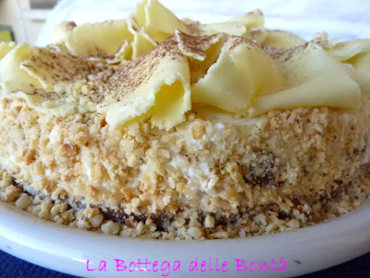 TORTA RICOPERTA DI CIOCCOLATO PLASTICO ( SPEZZETTATO) E PREMI - foto 6