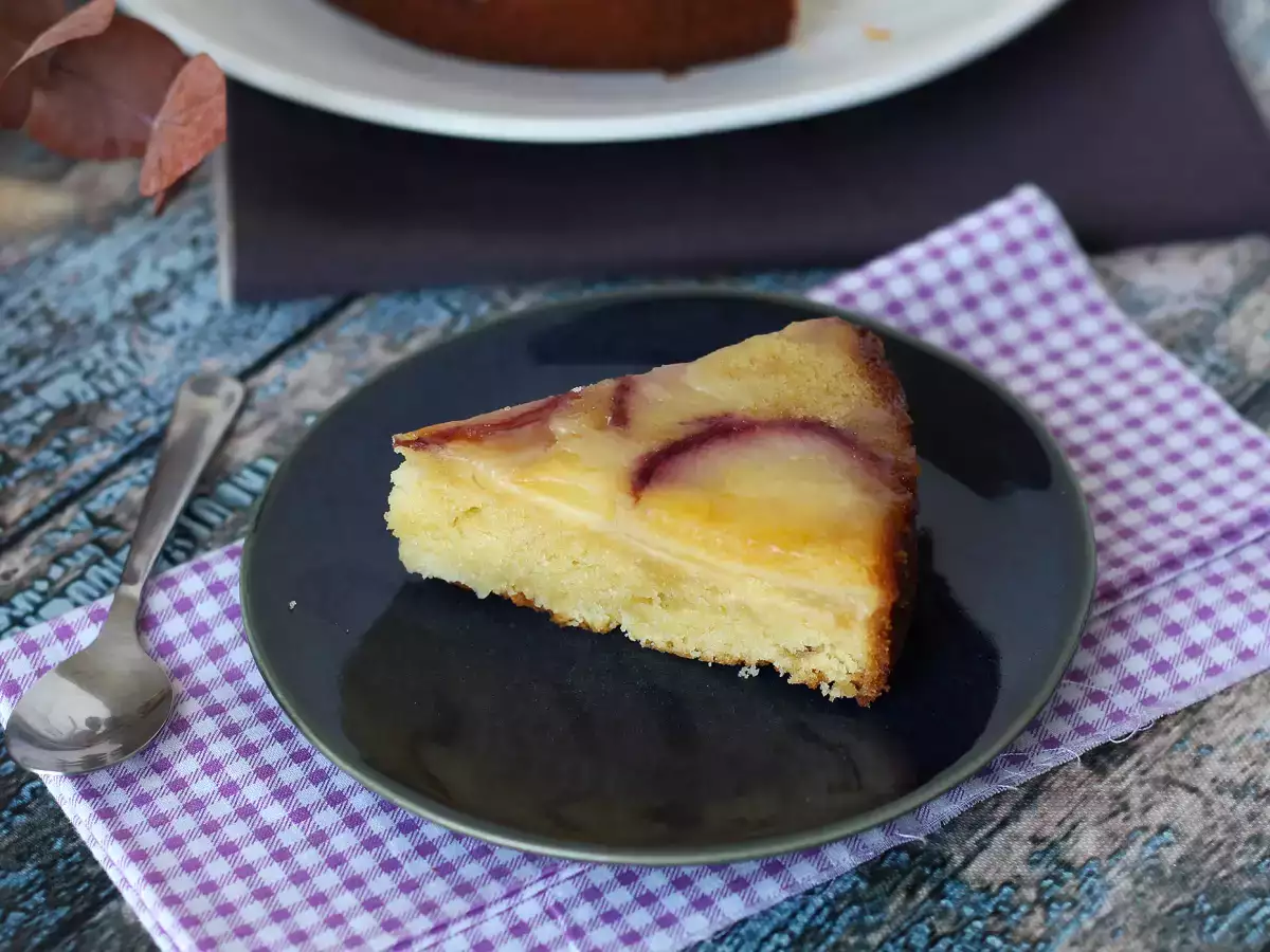 Torta rovesciata alle pesche soffice e golosa - foto 3