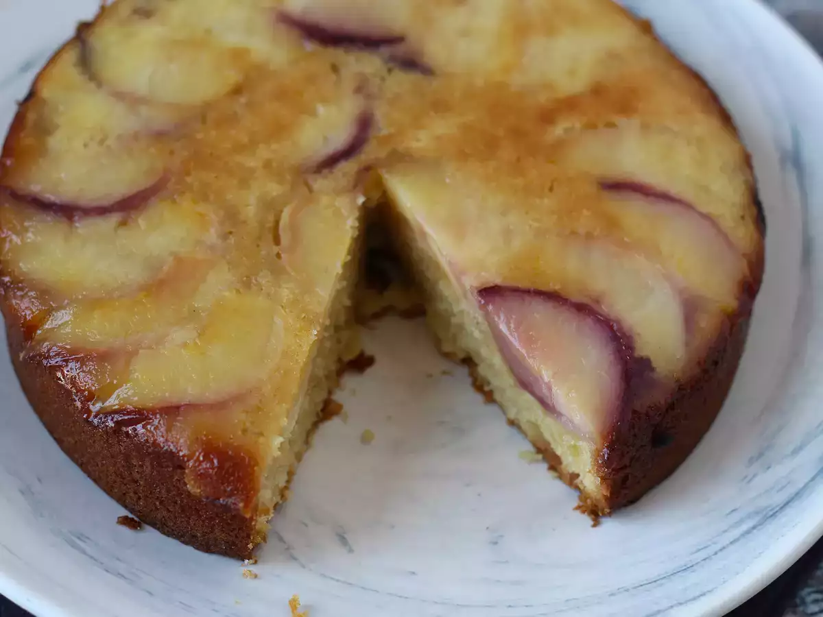 Torta rovesciata alle pesche soffice e golosa - foto 7