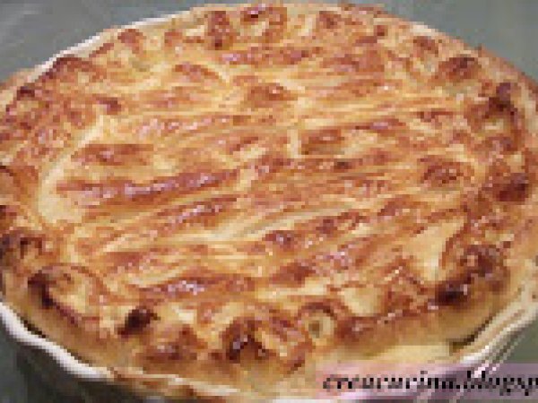 TORTA RUSTICA CON PATATE, SPECK E PROVOLA AFFUMICATA